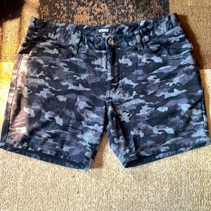 Steele shorts . Size 32